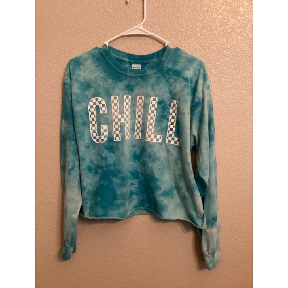 Gildan Chill Blue and Teal Tie-Dye Long-Sleeve Cropped Shirt L